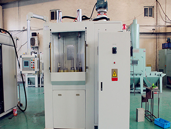 轉(zhuǎn)向軸濕式噴砂機(jī)